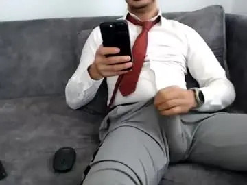 Chaturbate Nude Webcam of dirtyybooyy77