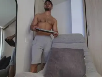 Chaturbate Live Sex Cam of andrew_west_
