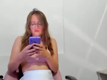 Chaturbate Live Sex Cam of amira_xx2