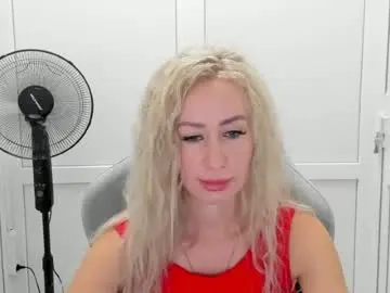 Chaturbate Live Sex Cam of marilyndreamm