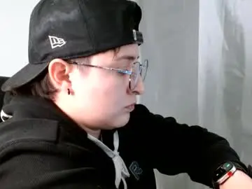 Chaturbate Live Sex Cam of alex_parker07