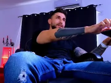 Chaturbate Watch Live Sex Cams of mightyaaron