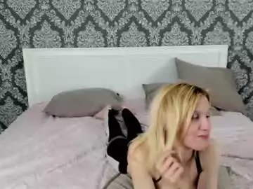 Chaturbate Live Sex Cam of moanshade
