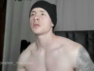 Chaturbate Live Sex Cam of jhonny_macallan