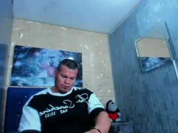 Chaturbate Live Sex Cam of tyleer_scot