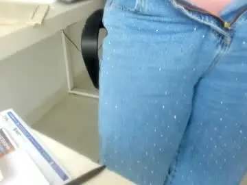 Chaturbate Free Porn Cam of emillybrowm