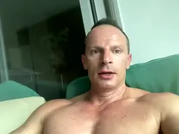 Chaturbate Live Sex Cam of bigmuscles24