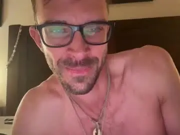 Chaturbate Live Sex Cam of hungrunner24