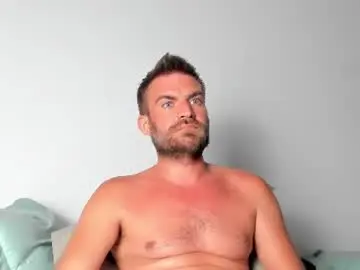 Chaturbate Live Sex Cam of 10in_deluxe