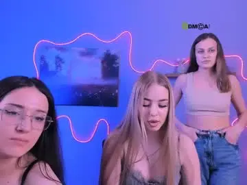 Chaturbate Live Sex Cam of viola_sweet_