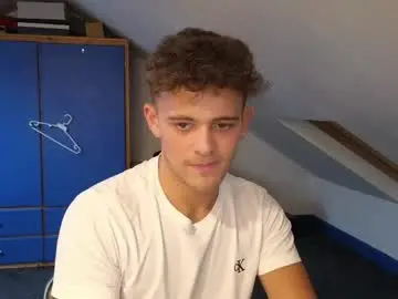 Chaturbate Live Sex Cam of adr_twink