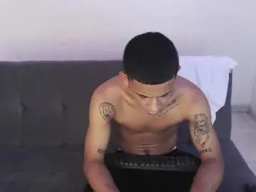 Chaturbate Best live sex cam show of kings_latins