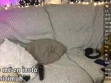 Chaturbate Live Sex Cam of silly_soul