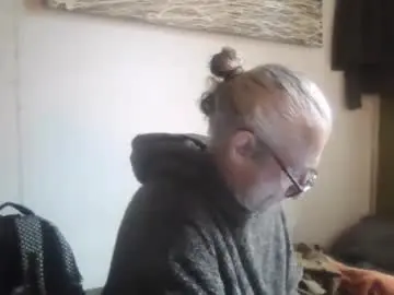 Chaturbate Live Sex Cam of tiddles12345