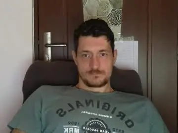 Chaturbate Free Porn Cam of tattooedhunk_