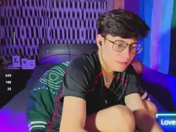 Chaturbate Best live sex cam show of angelito18_twink