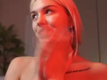 Chaturbate Watch Live Sex Cams of milabunny_