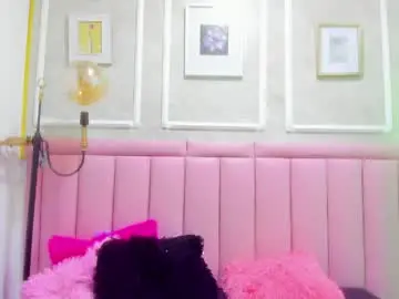 Chaturbate Live Sex Cam of velvet_giirll