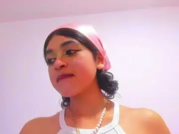 Chaturbate Live Sex Cam of velvet_giirll