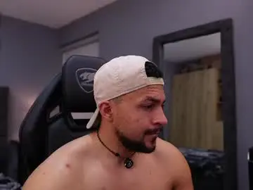 Chaturbate Best live sex cam show of loganmartinx