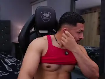 Chaturbate Live Sex Cam of loganmartinx