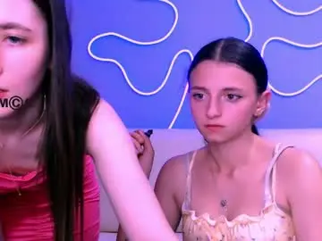 Chaturbate Live Sex of caroline_honeyy