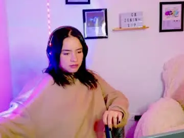 Chaturbate Nude Webcam of emily_lindey_