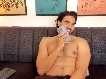 Chaturbate Live Sex Cam of bradleymartin7