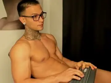 Chaturbate Free Live Porn of ethan_devis7