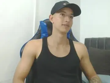 Chaturbate Live Sex Cam of jake_shadow14