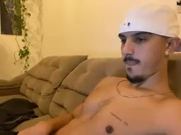 Chaturbate Live Sex Cam of aelucius