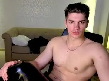 Chaturbate Live Sex Cam of maxkaiden