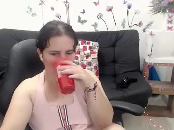Chaturbate Live Sex Cam of selene_mom