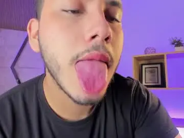 Chaturbate Live Sex Cam of axel_grey_