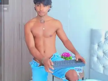 Chaturbate Sex Cam of cassian_gold