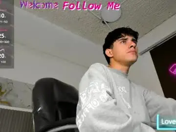 Chaturbate Live Sex Cam of dyla_n18_