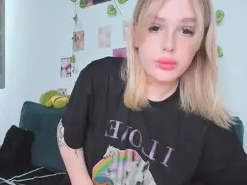 Chaturbate Adult Video Chat of krisi_myrr