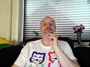 Chaturbate Live Sex Cam of hardmrlazy
