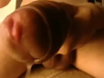 Chaturbate Live Sex Cam of withbothhandsplease