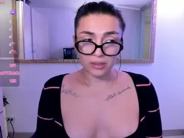 Chaturbate Live Sex Cam of _ericavanderhill_