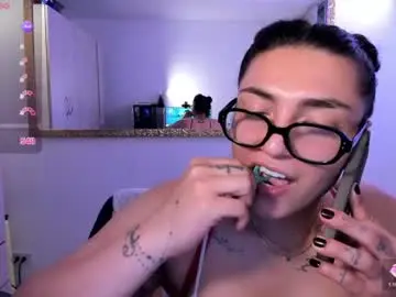 Chaturbate Best live sex cam show of _ericavanderhill_