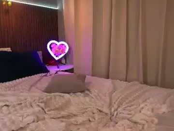 Chaturbate Live Sex Cam of emmasmall