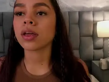 Chaturbate Live Sex Cam of carolinefyre