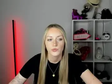 Chaturbate Adult Video Chat of evelynblond
