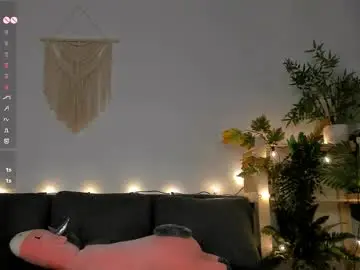 Chaturbate Watch Live Sex Cams of lisaluve