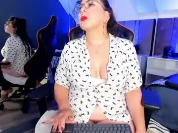 Chaturbate Adult Video Chat of jenifer_cruz