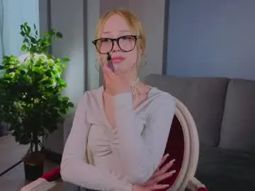 Chaturbate Watch Live Sex Cams of imeldamoxey