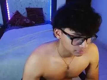 Chaturbate Sex Chat of mr_yisuz