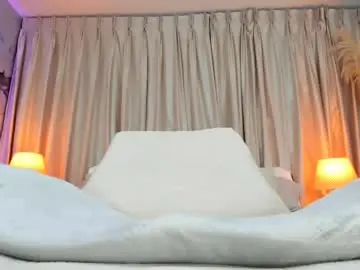 Chaturbate Live Sex Cam of valeriacrush1