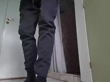 Chaturbate Live Sex Cam of skinnytomdickinson